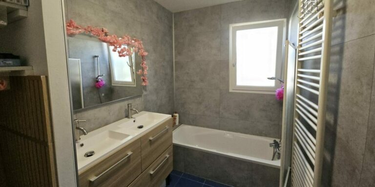 Cette photo 20260303_121611.jpg, a été réduite de 92.61 % le Samedi 28 Mars 2026 à 00:03 par Emjysoft Photo Réducteur v6.0 à télécharger sur https://www.emjysoft.com/